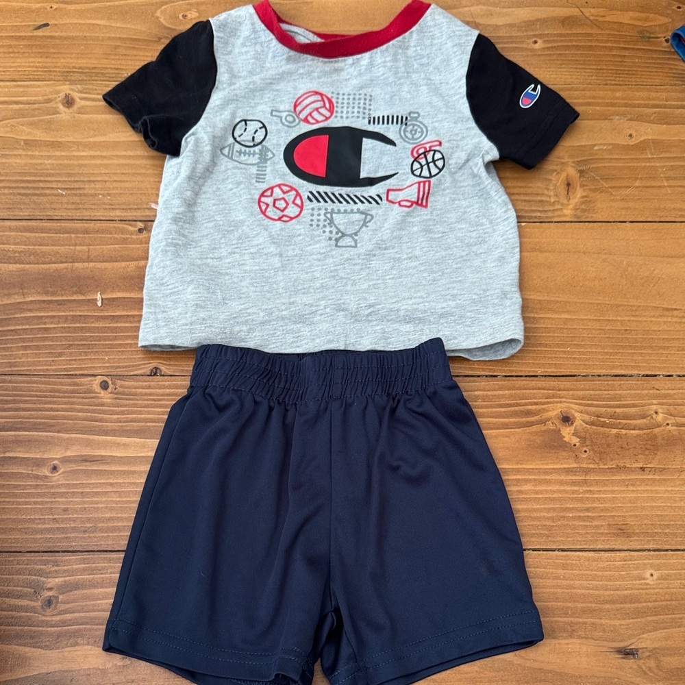 Champion‎ Kids' Gray and Black Graphic Tee